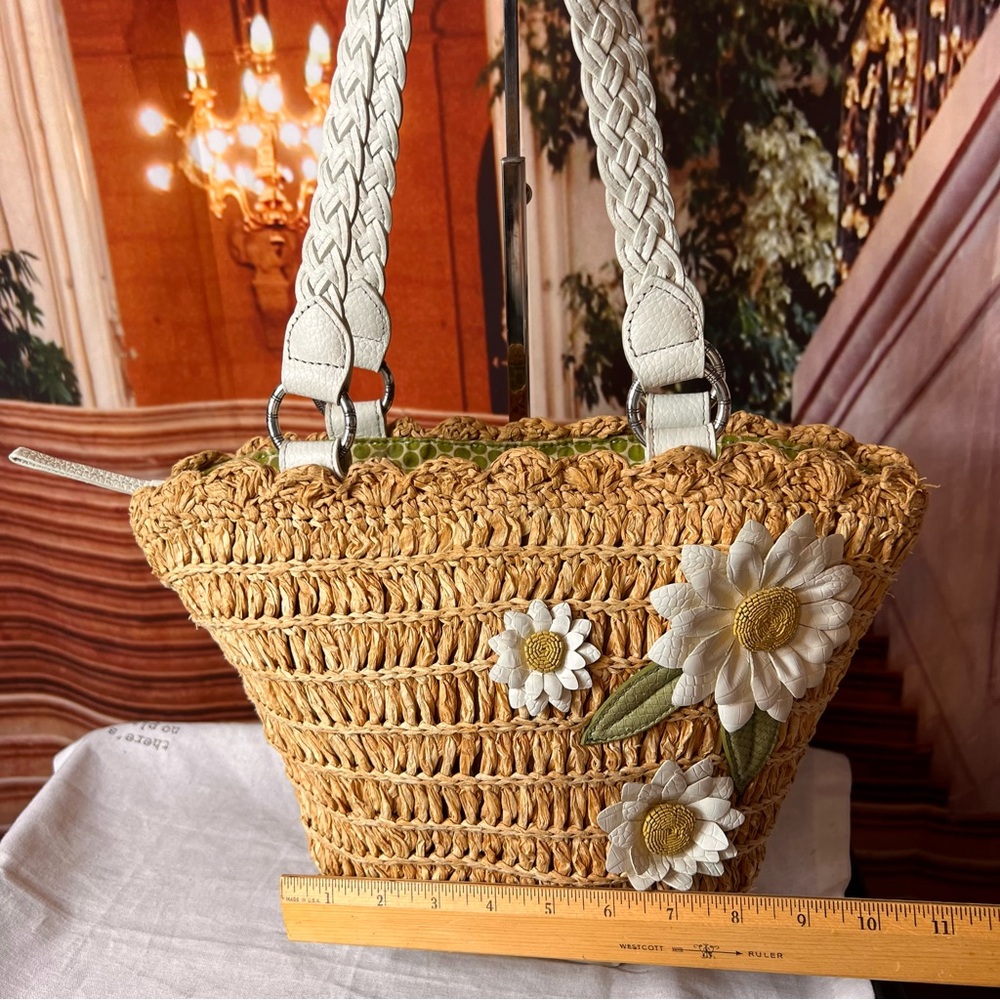 Brighton Straw Shoulder Bag with White & Yellow Daisy Appliqués - Picture 7 of 16